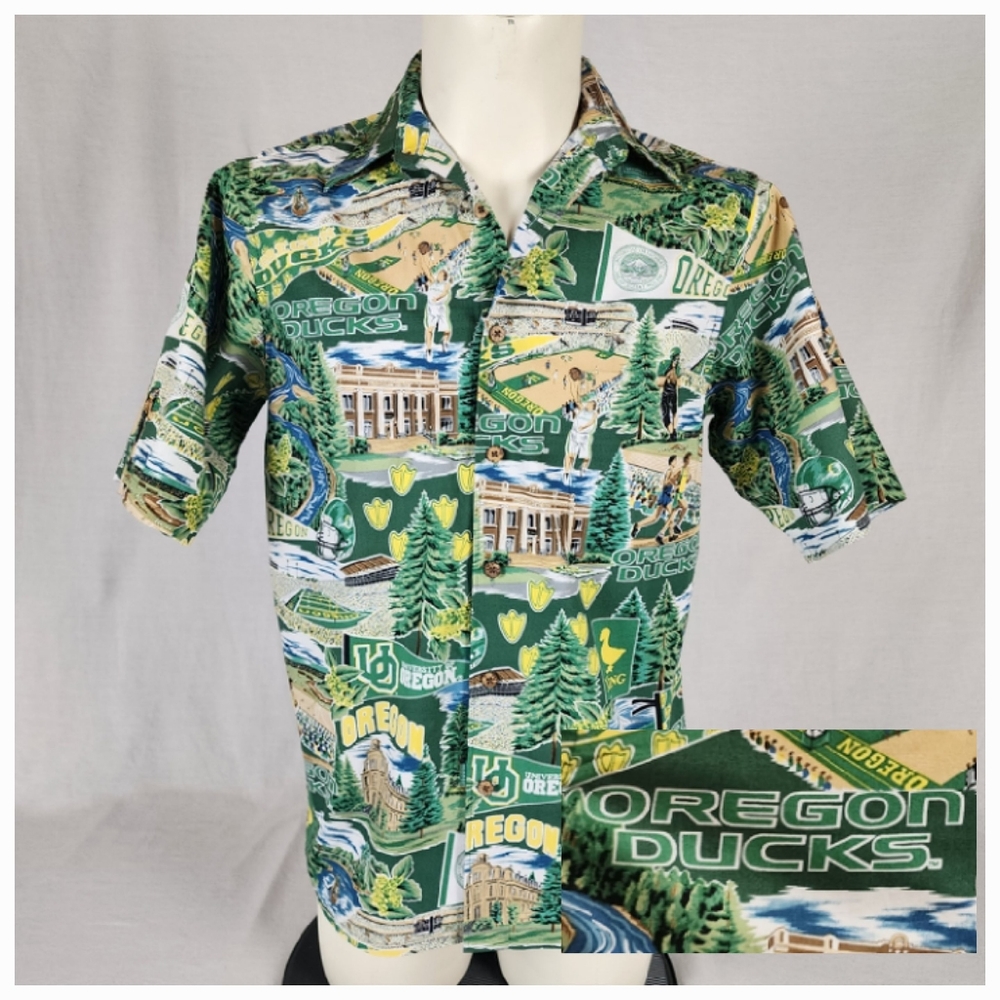 Reyn Spooner Men's Oregon Ducks Hawaiian Shirt (S)
